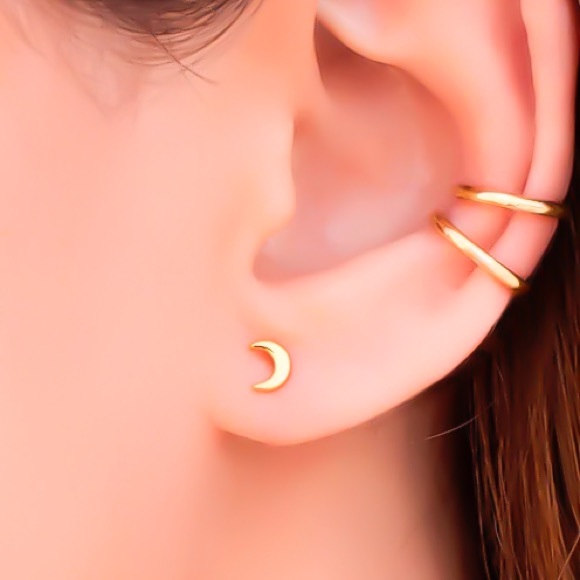 🌙Tiny Gold Crescent Moon Stud Earrings for Earlobe & Cartilage Ear Piercings - Picture 1 of 8